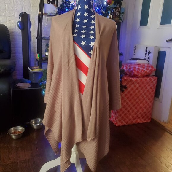 V.Fraas Designer Cape Shawl Wrap Ruana Shawl Wrap- One Size - Picture 5 of 6